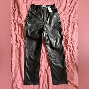 Abercrombie & Fitch Black vegan leather high rise straight leg curve sz 4 27 R